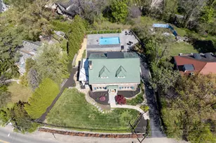 718 Clinton Springs Ave, Cincinnati, OH 45229 - Photo 7