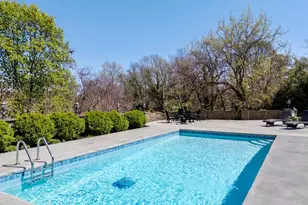 718 Clinton Springs Ave, Cincinnati, OH 45229 - Photo 47