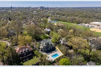 718 Clinton Springs Avenue, Cincinnati, OH 45229 - Photo 49