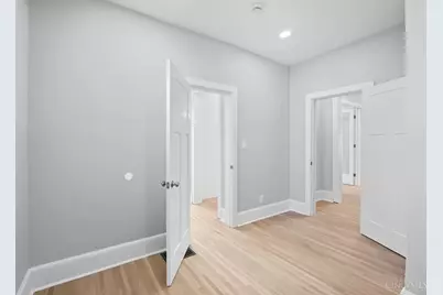 2978 Wardall Avenue, Cincinnati, OH 45211 - Photo 31