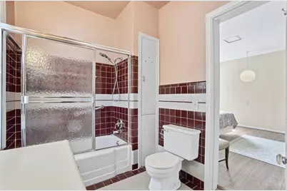 3990 Beechwood Avenue, Cincinnati, OH 45229 - Photo 25