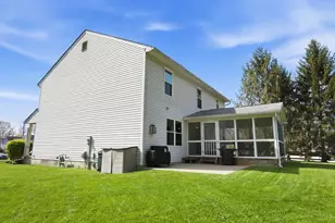 8080 Kings Ct, Hamilton Township, OH 45039 - Photo 3