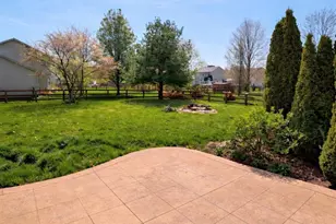 8724 Galecrest Dr, Hamilton Township, OH 45039 - Photo 9