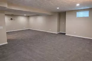 8724 Galecrest Dr, Hamilton Township, OH 45039 - Photo 11