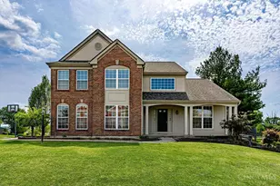 8796 Carey Woods Ln, West Chester, OH 45069 - Photo 3