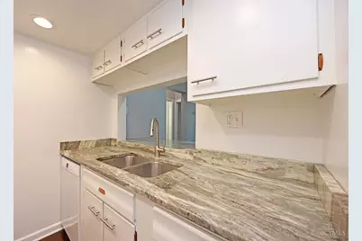 945 Parkside Place #4, Cincinnati, OH 45202 - Photo 11