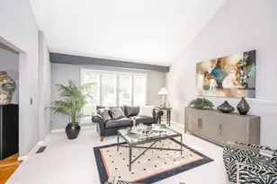 8222 Riversedge Cir, Deerfield Township, OH 45039 - Photo 5