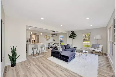 1073 Peachtree Court, Cincinnati, OH 45231 - Photo 3
