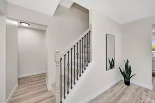 1073 Peachtree Ct, Cincinnati, OH 45231 - Photo 7