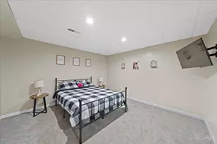 1034 Hill Top Ln, Franklin Township, OH 45120 - Photo 39