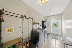 1034 Hill Top Ln, Franklin Township, OH 45120 - Photo 15