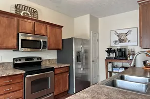 292 Hennepin Dr, Hamilton Township, OH 45039 - Photo 9