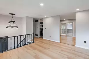 9925 Grasscreek Ct, Cincinnati, OH 45231 - Photo 7