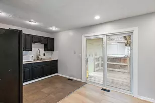 9925 Grasscreek Ct, Cincinnati, OH 45231 - Photo 3