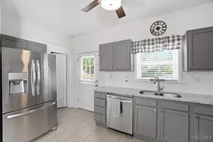 5706 Adelphi St, Cincinnati, OH 45227 - Photo 9