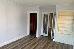 4237 Vine St, Cincinnati, OH 45217 - Photo 5