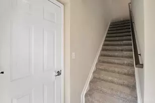 5872 Parkview Ln, Miami Township, OH 45150 - Photo 3