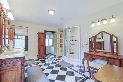 115 E Mills Avenue, Wyoming, OH 45215 - Photo 25