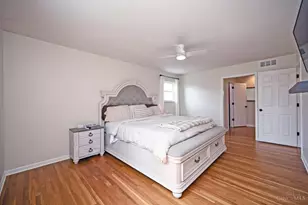 8078 Capitol Dr, Anderson Township, OH 45244 - Photo 23