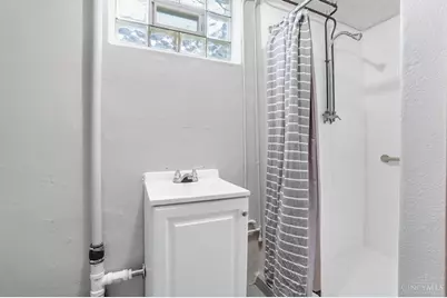 2753 Werkastle Lane, Cincinnati, OH 45211 - Photo 37