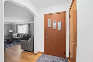 2753 Werkastle Ln, Cincinnati, OH 45211 - Photo 5