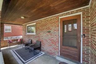 2753 Werkastle Ln, Cincinnati, OH 45211 - Photo 3