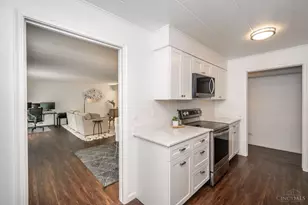 880 Rue De La Paix, Cincinnati, OH 45220 - Photo 11