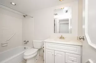 880 Rue De La Paix, Cincinnati, OH 45220 - Photo 17