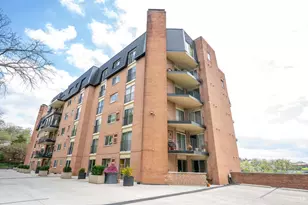 880 Rue De La Paix, Cincinnati, OH 45220 - Photo 3