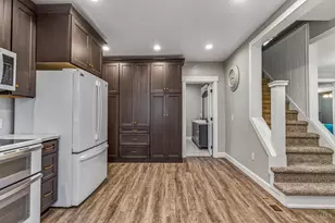 8700 Quaker Trace Rd, Gratis Twp, OH 45311 - Photo 9