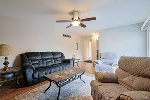 8731 Beckys Ridge Dr, Cincinnati, OH 45251 - Photo 9