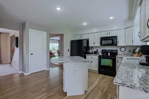 7754 Cove View Dr, Deerfield Township, OH 45040 - Photo 19