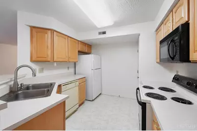 720 Castlegate Lane #203, Springfield Township, OH 45231 - Photo 15