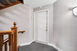 720 Castlegate Ln, Springfield Township, OH 45231 - Photo 7