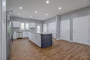 7926 Normandy Ln, Centerville, OH 45459 - Photo 9
