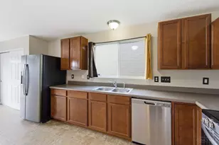 547 Woodbine Ct, Hamilton Township, OH 45039 - Photo 7