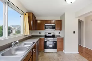 547 Woodbine Ct, Hamilton Township, OH 45039 - Photo 9