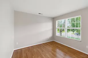 547 Woodbine Ct, Hamilton Township, OH 45039 - Photo 5