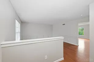 2073 Miles Woods Dr, Springfield Township, OH 45231 - Photo 7