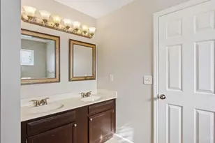 2073 Miles Woods Dr, Springfield Township, OH 45231 - Photo 35