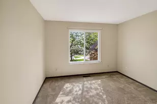 5265 Eaglesnest Dr, Cincinnati, OH 45248 - Photo 21