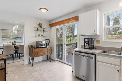 3628 Ridgewood Avenue, Cincinnati, OH 45211 - Photo 11