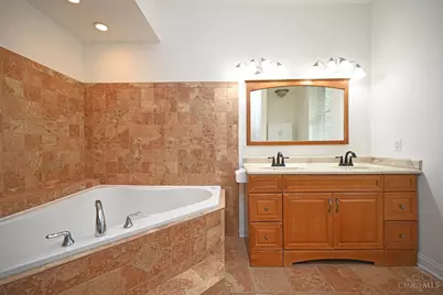 580 Howell Avenue, Cincinnati, OH 45220 - Photo 39