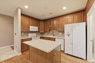 8038 Pinnacle Point Dr, West Chester, OH 45069 - Photo 7