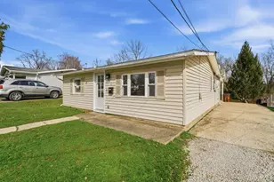 842 Meadow Ln, Lebanon, OH 45036 - Photo 3
