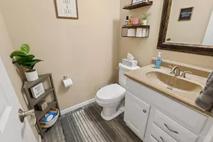 1270 Deblin Dr, Miami Township, OH 45150 - Photo 9