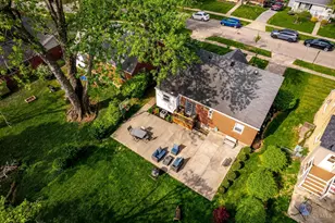 1046 Fashion Ave, Delhi Township, OH 45238 - Photo 5