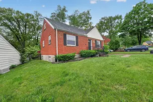 1149 Madeleine Cir, Springfield Township, OH 45231 - Photo 3