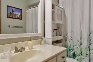 5975 Meadow Creek Dr, Miami Township, OH 45150 - Photo 9