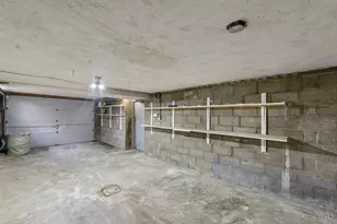 627 Roebling Rd, Cincinnati, OH 45238 - Photo 31